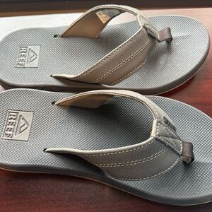 Reef Men’s Gray and Tan Padded Thong Sandals